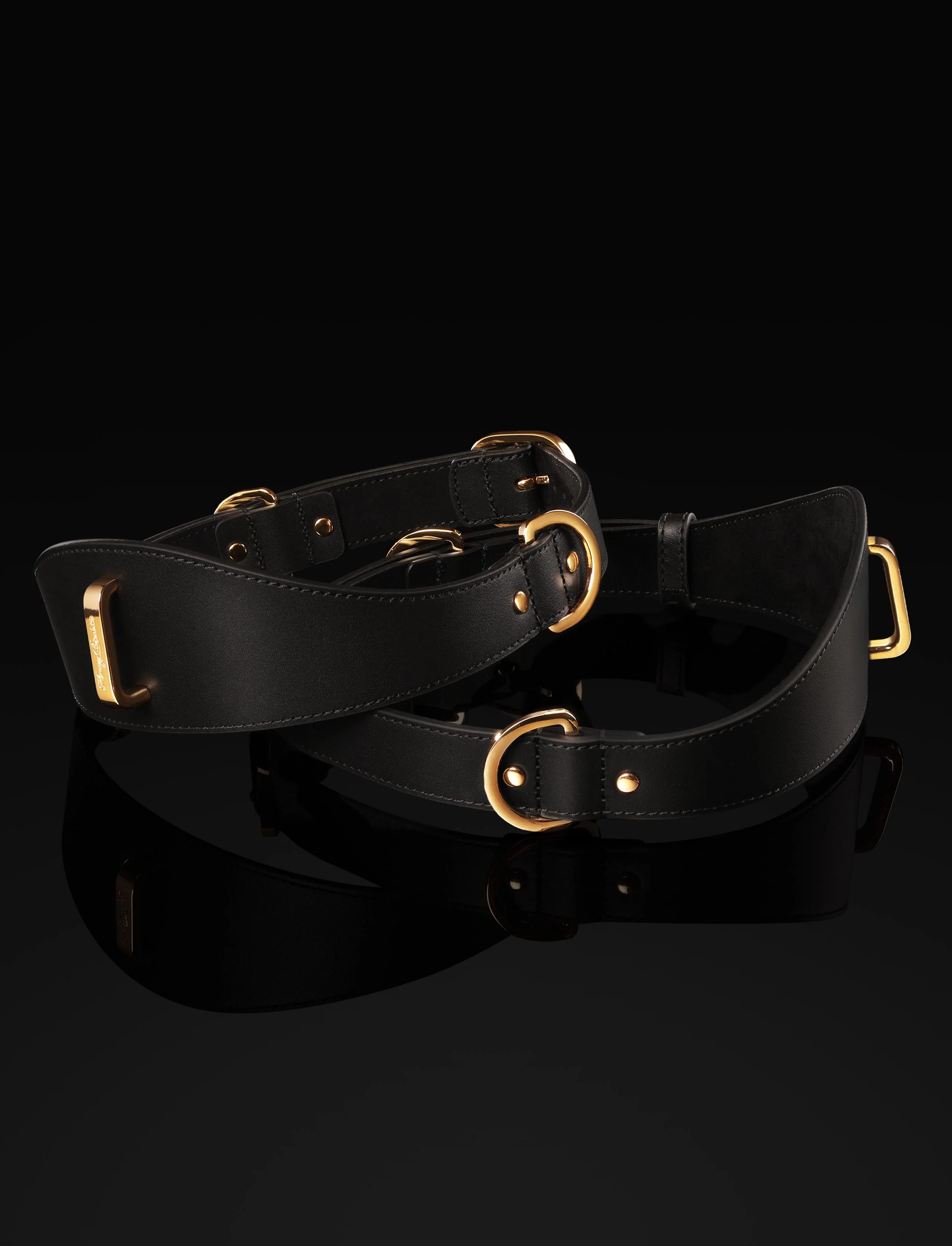 Signature Series Thigh Cuffs in Genuine Leather with Chain Connectors